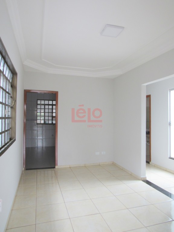 Casa Residencial para locacao no Jardim Paris III em Maringa com 103,75m² por R$ 2.500,00