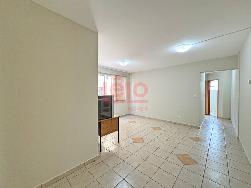 Apartamento para locacao no Zona 07 em Maringa com 106,43m² por R$ 1.700,00