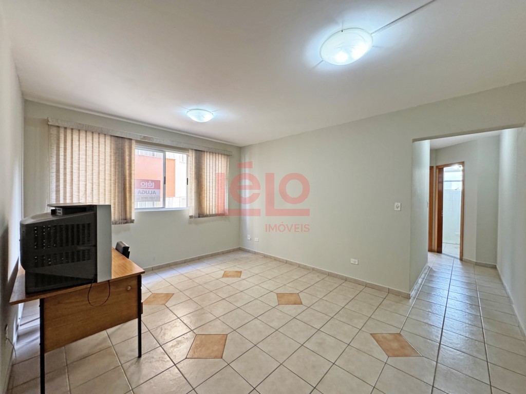 Apartamento para locacao no Zona 07 em Maringa com 106,43m² por R$ 1.700,00