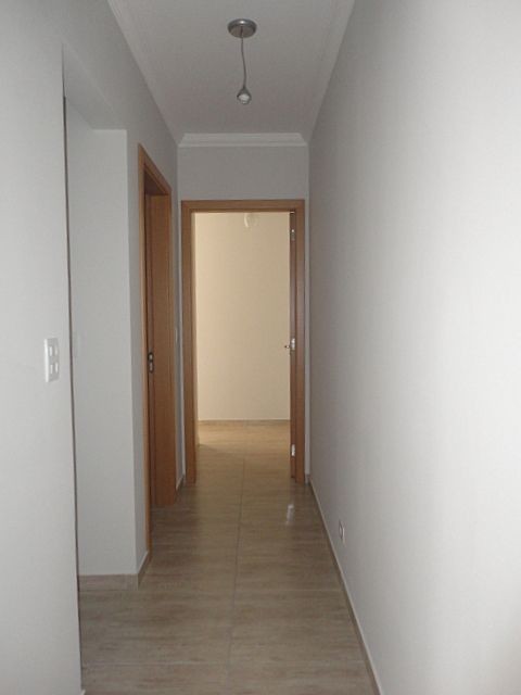 Apartamento para locacao no Zona 07 em Maringa com 124,3m² por R$ 1.900,00