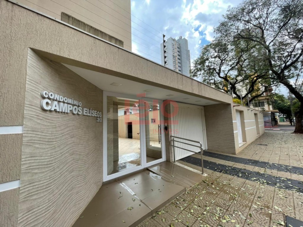 Apartamento para locacao no Zona 07 em Maringa com 164,48m² por R$ 2.000,00