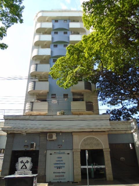 Apartamento para locacao no Zona 07 em Maringa com 120,92m² por R$ 1.700,00