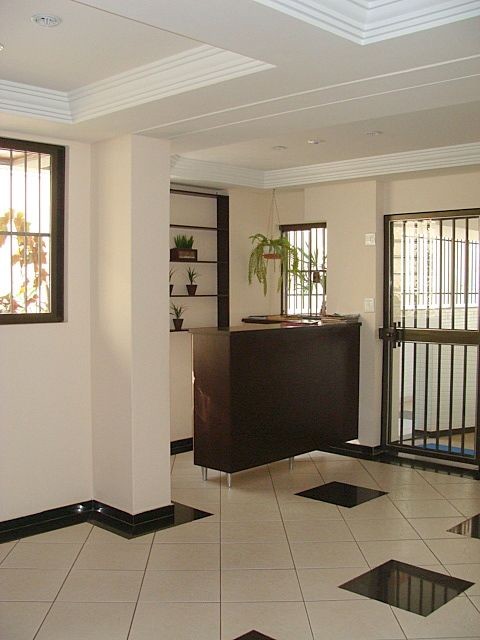 Apartamento para locacao no Zona 07 em Maringa com 120,92m² por R$ 1.700,00