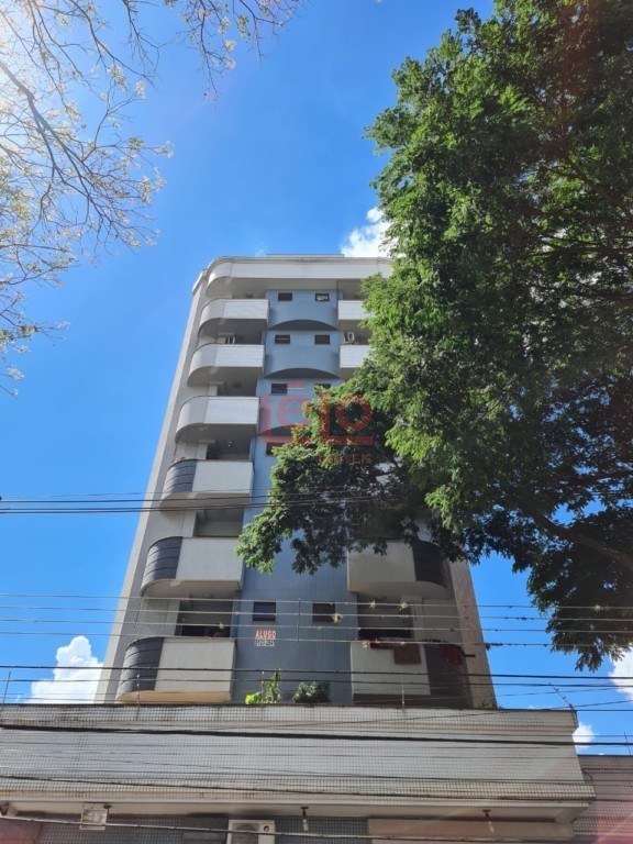 Apartamento para locacao no Zona 07 em Maringa com 120,92m² por R$ 1.700,00