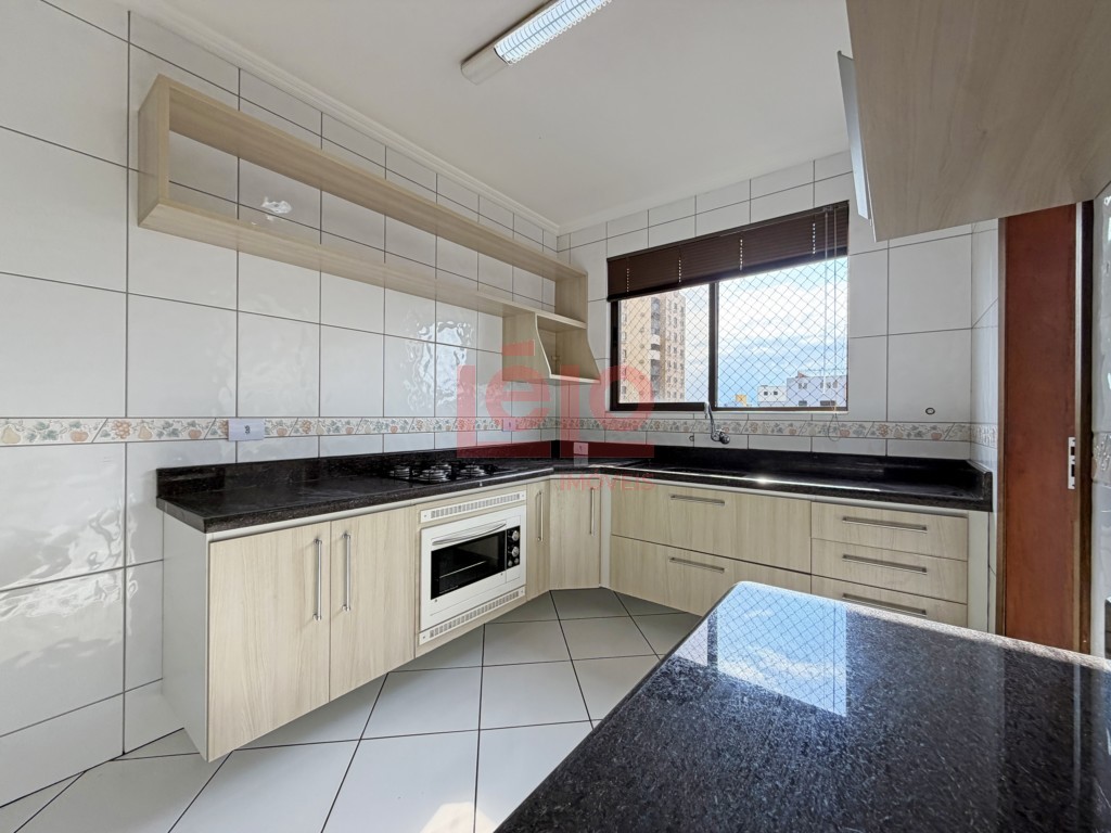 Apartamento para venda e locacao no Zona 07 em Maringa com 120,92m² por R$ 360.000,00 (venda) ou R$ 1.700,00 (locação)