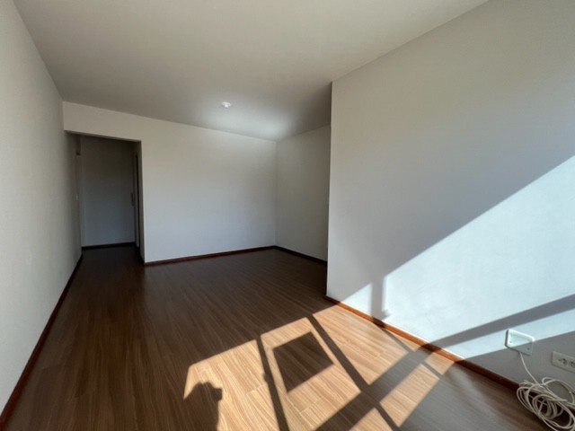 Apartamento para locacao no Vila Marumby em Maringa com 82,68m² por R$ 1.400,00