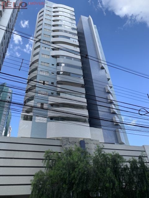 Apartamento para locacao no Novo Centro em Maringa com 223m² por R$ 8.000,00