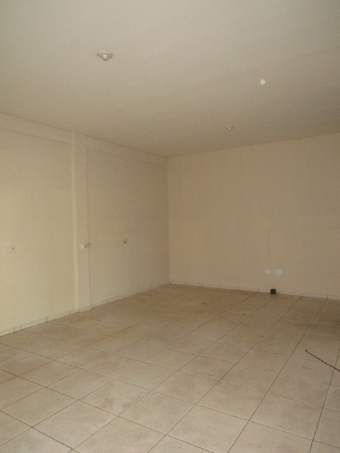 Salão para locacao no Parque das Bandeiras em Maringa com 44,77m² por R$ 1.600,00