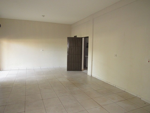 Salão para locacao no Parque das Bandeiras em Maringa com 44,77m² por R$ 1.600,00