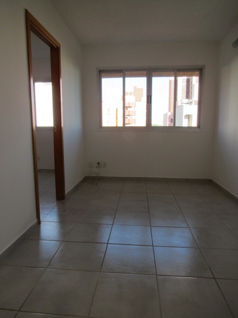 Apartamento para locacao no Zona 07 em Maringa com 83,21m² por R$ 1.200,00
