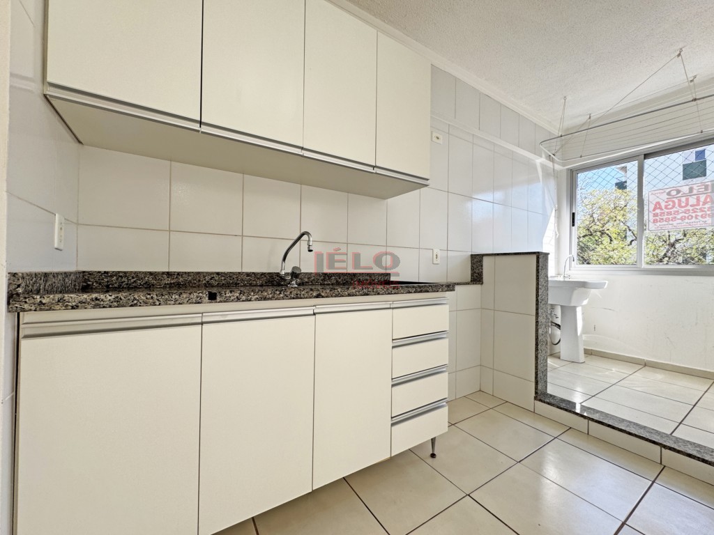 Apartamento para locacao no Zona 07 em Maringa com 78m² por R$ 1.300,00