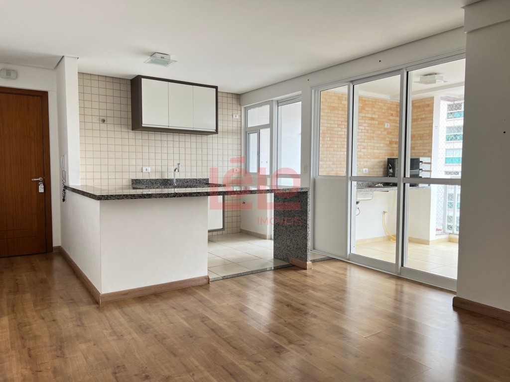 Apartamento para locacao no Zona 07 em Maringa com 121,91m² por R$ 2.600,00
