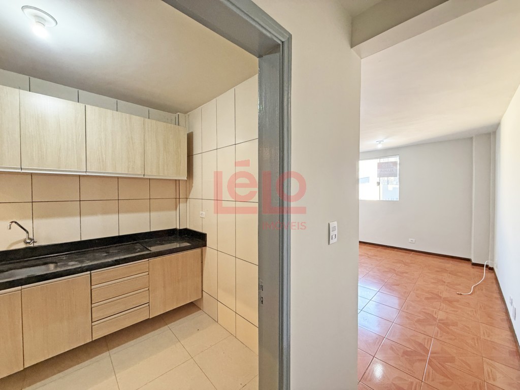 Apartamento para locacao no Zona 07 em Maringa com 76,2m² por R$ 1.300,00