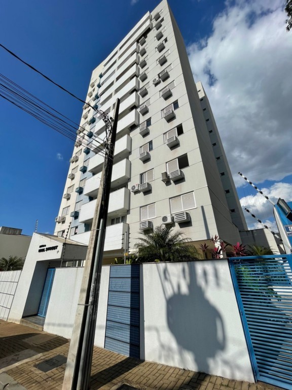 Apartamento para locacao no Zona 07 em Maringa com 107,38m² por R$ 2.990,00