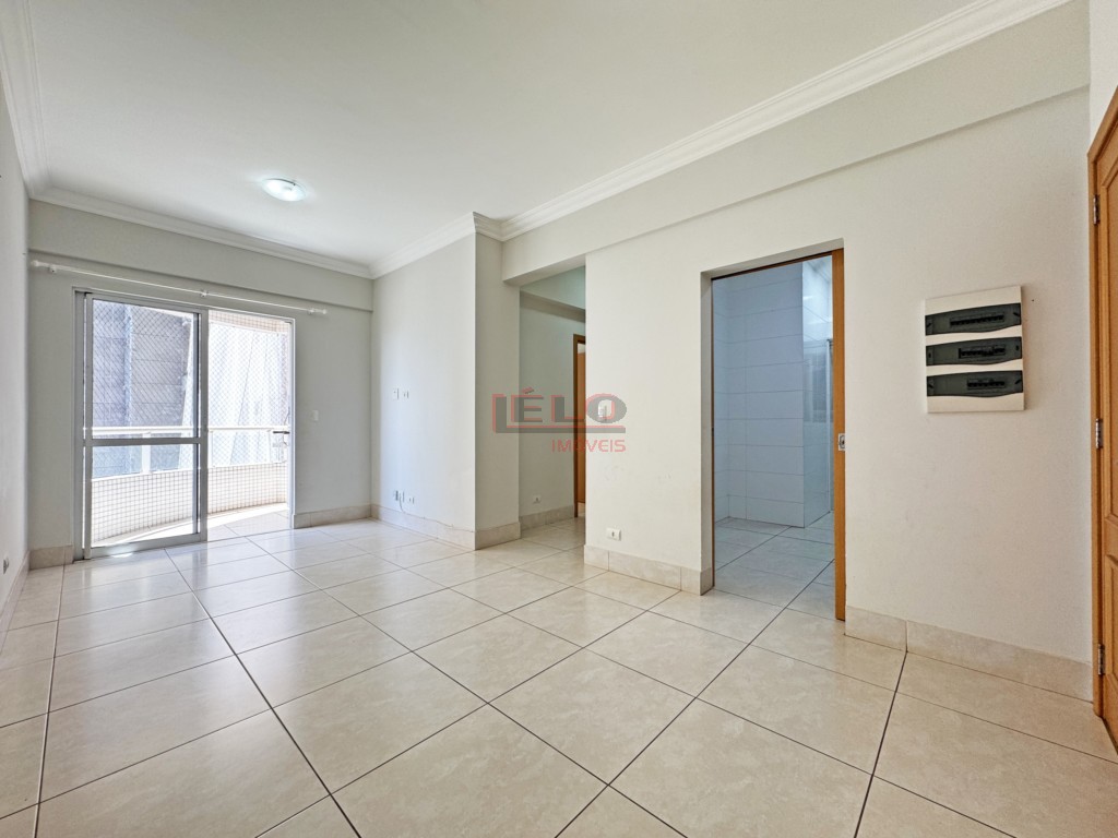 Apartamento para locacao no Novo Centro em Maringa com 114,67m² por R$ 2.500,00