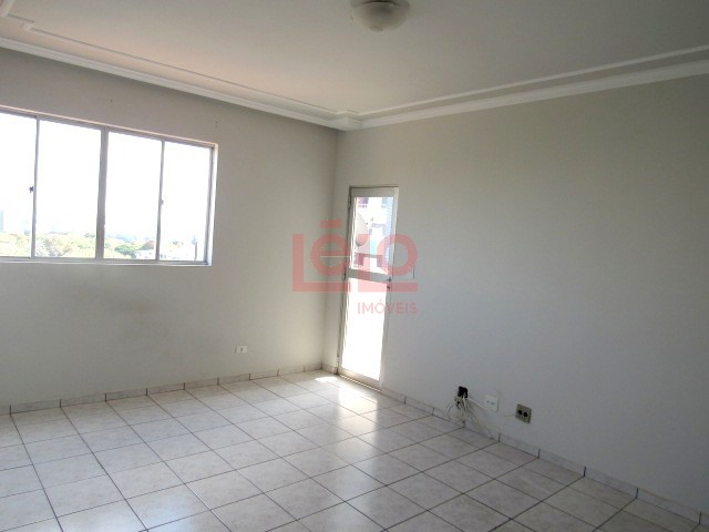 Apartamento para locacao no Zona 07 em Maringa com 111,05m² por R$ 1.500,00