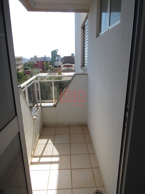 Apartamento para locacao no Zona 07 em Maringa com 111,05m² por R$ 1.500,00