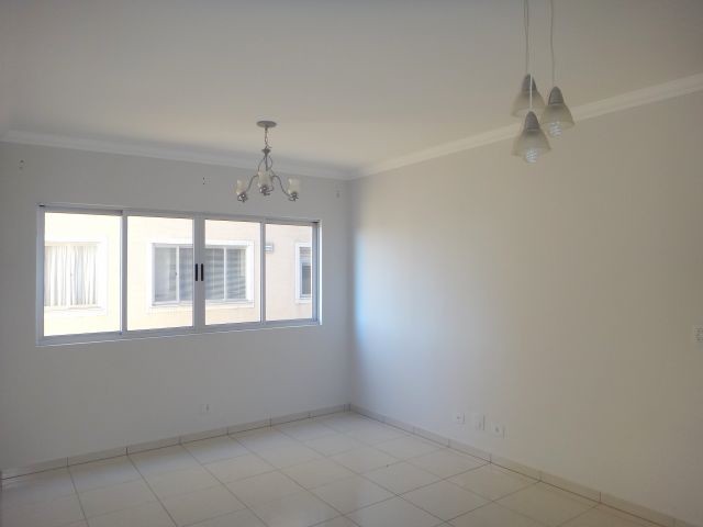 Apartamento para locacao no Zona 07 em Maringa com 124,21m² por R$ 2.200,00