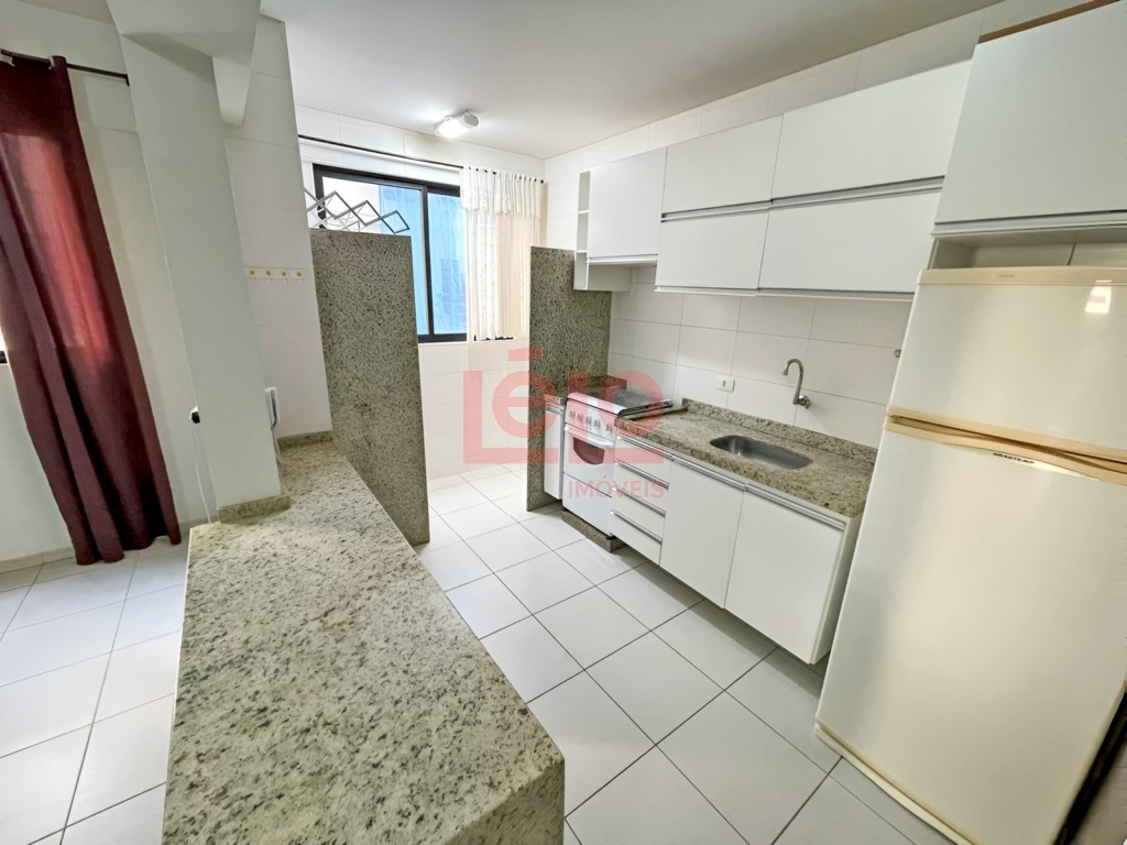 Apartamento para locacao no Zona 07 em Maringa com 110,91m² por R$ 2.000,00