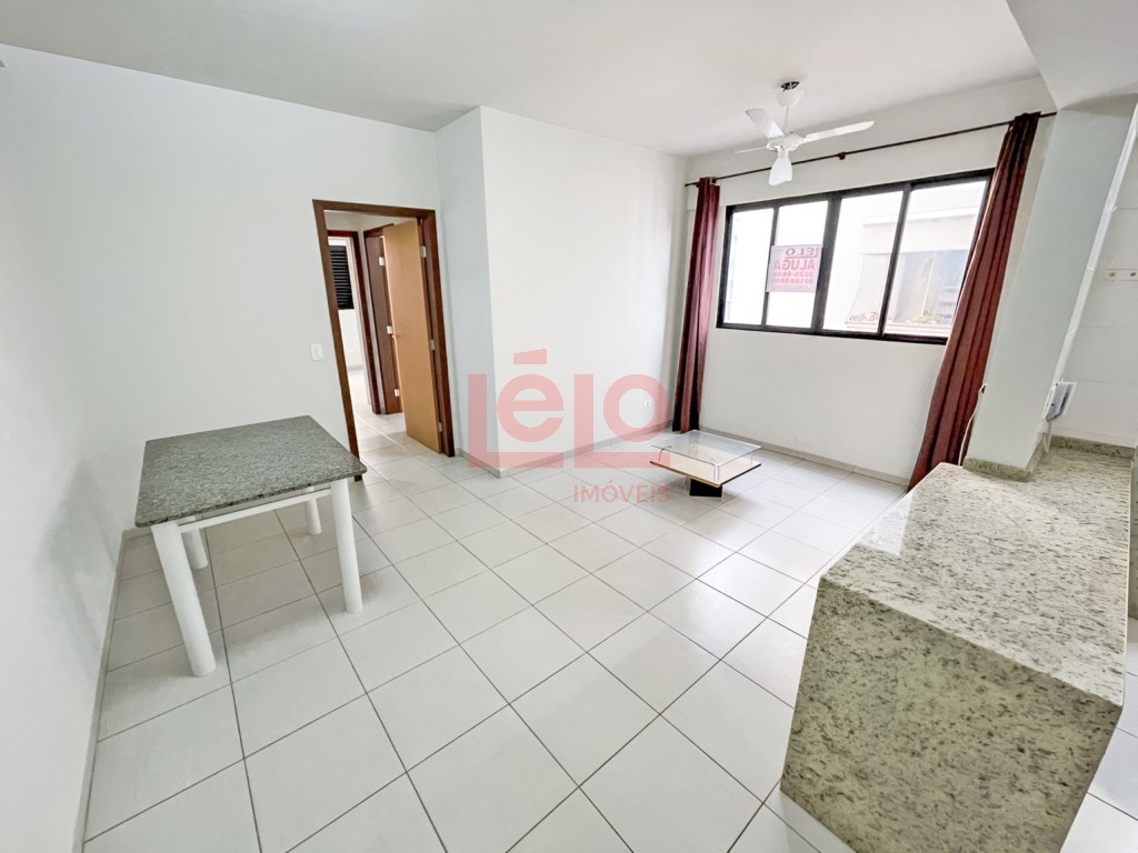 Apartamento para locacao no Zona 07 em Maringa com 110,91m² por R$ 2.000,00