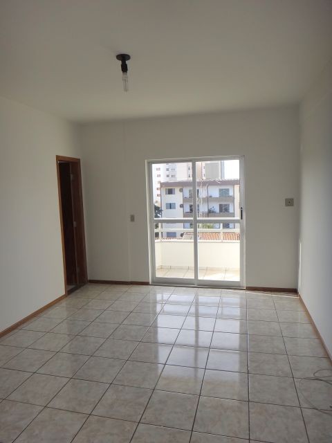 Apartamento para locacao no Zona 07 em Maringa com 36m² por R$ 1.200,00