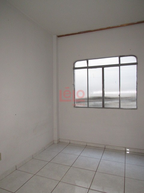 Apartamento para locacao no Zona 07 em Maringa com 86,09m² por R$ 1.300,00