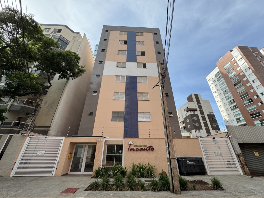 Apartamento para locacao no Zona 07 em Maringa com 121,91m² por R$ 2.200,00