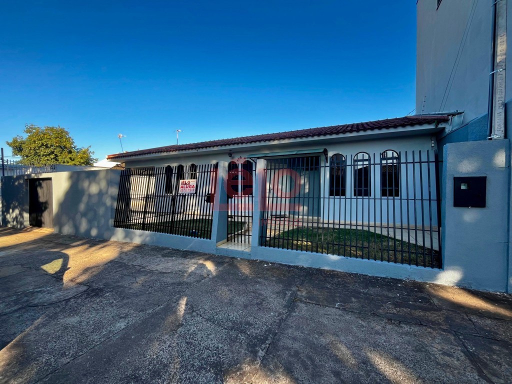Casa Residencial para locacao no Zona 03 em Maringa com 140,92m² por R$ 2.900,00