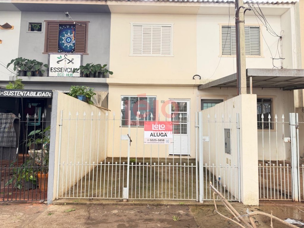 Sobrado para venda e locacao no Zona 07 em Maringa com 62,98m² por R$ 245.000,00 (venda) ou R$ 1.350,00 (locação)