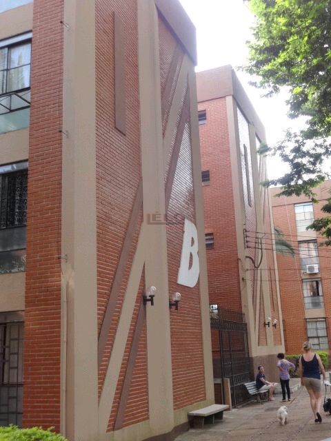 Apartamento para locacao no Zona 07 em Maringa com 80,77m² por R$ 1.400,00