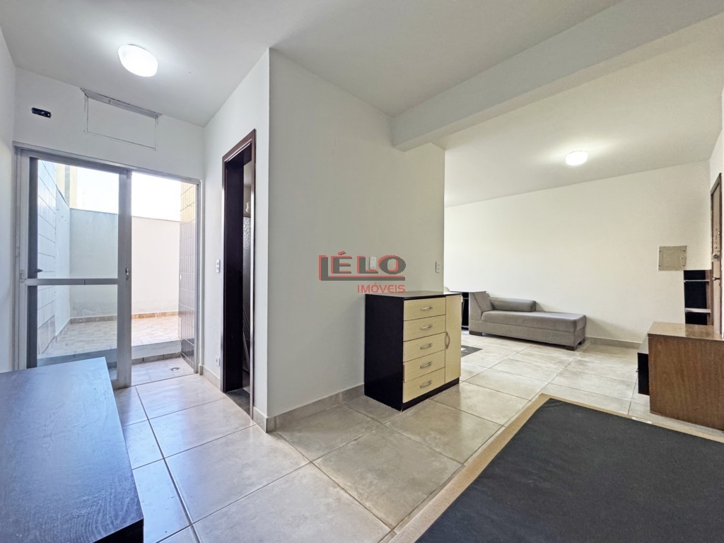 Apartamento para locacao no Zona 07 em Maringa com 85,53m² por R$ 1.200,00