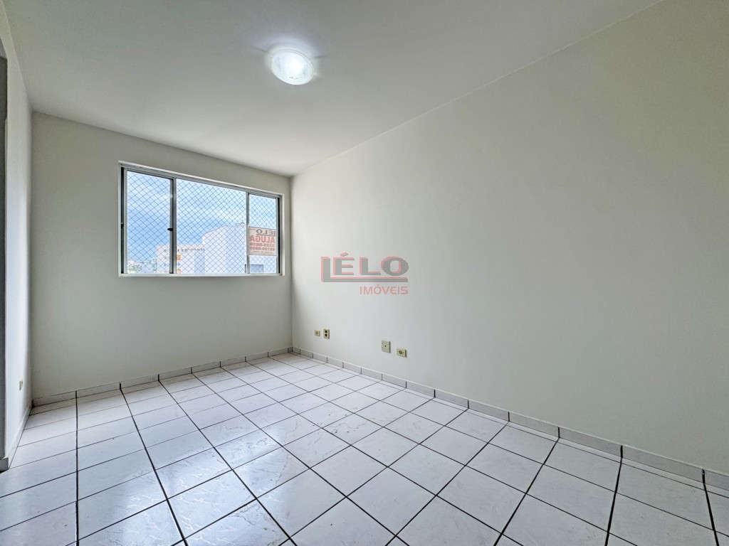 Apartamento para locacao no Zona 07 em Maringa com 90,43m² por R$ 1.200,00