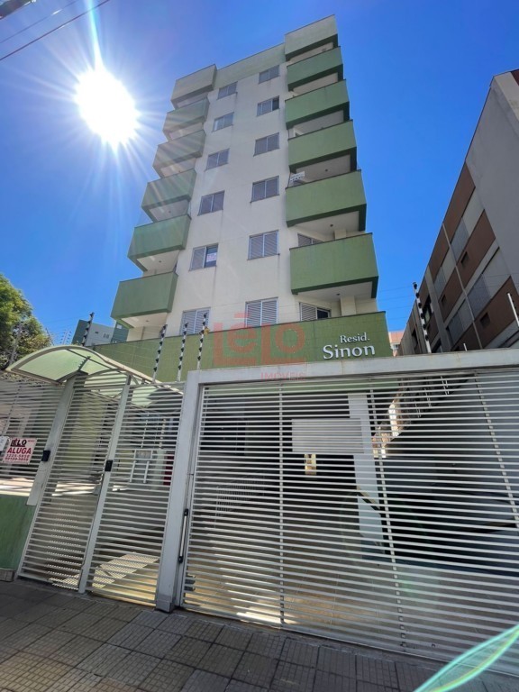 Apartamento para locacao no Zona 07 em Maringa com 121,4m² por R$ 2.100,00