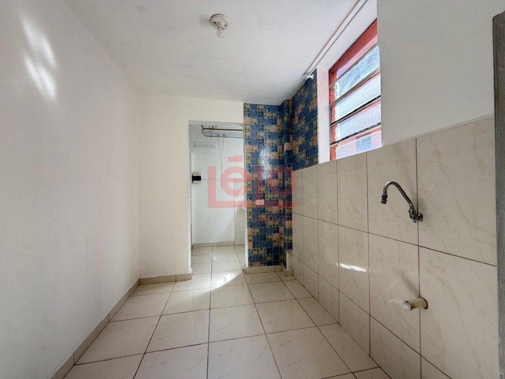 Apartamento para locacao no Zona 07 em Maringa com 80,77m² por R$ 1.100,00