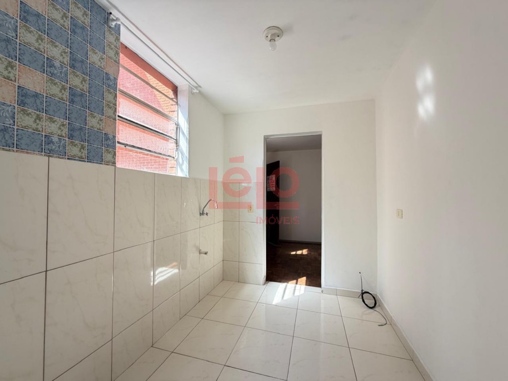 Apartamento para locacao no Zona 07 em Maringa com 80,77m² por R$ 1.100,00