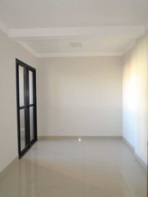 Apartamento para locacao no Zona 07 em Maringa com 90m² por R$ 1.900,00