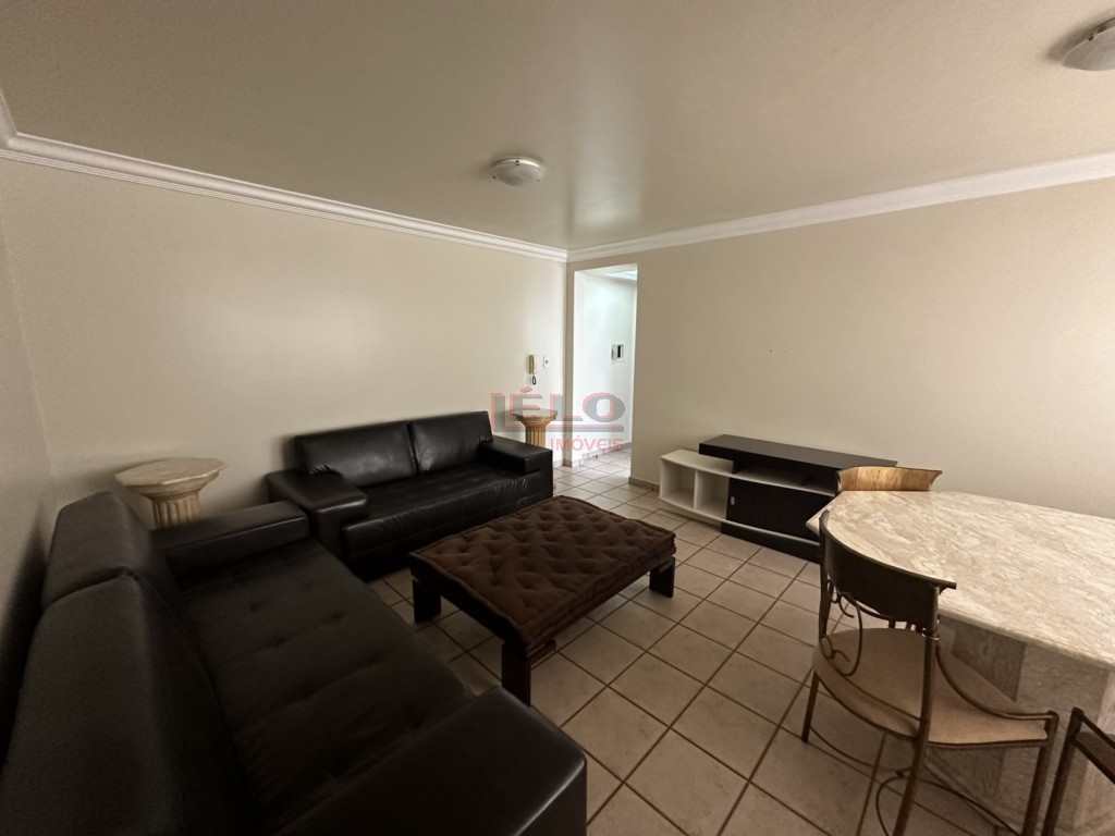 Apartamento para locacao no Zona 07 em Maringa com 105,65m² por R$ 1.800,00