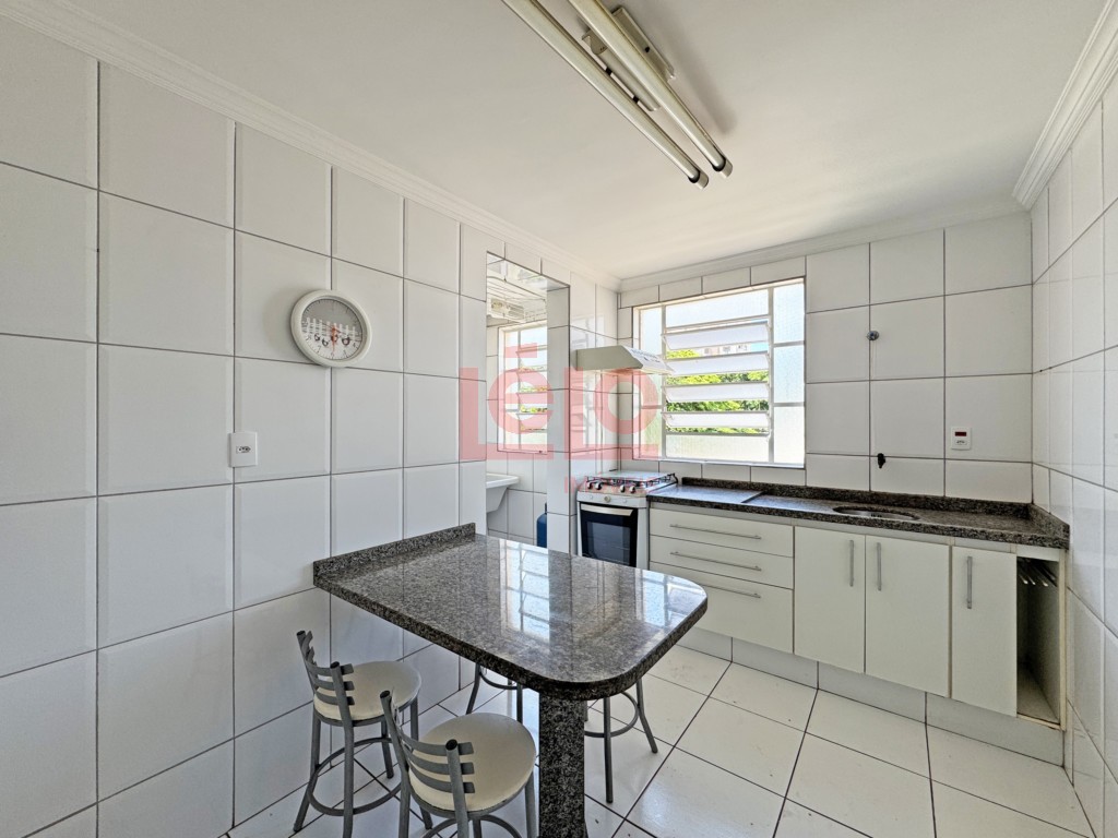 Apartamento para locacao no Zona 07 em Maringa com 105,65m² por R$ 1.800,00