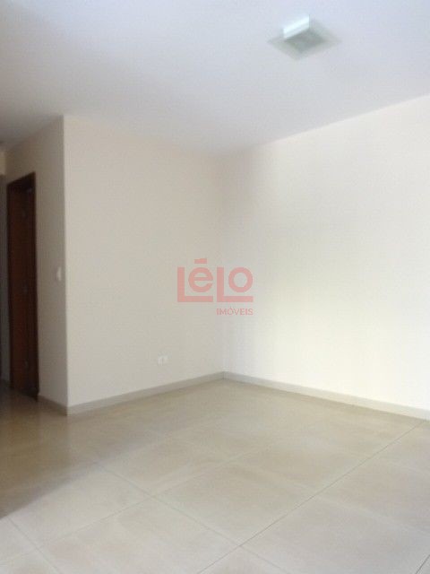 Apartamento para locacao no Zona 07 em Maringa com 136,6m² por R$ 2.200,00