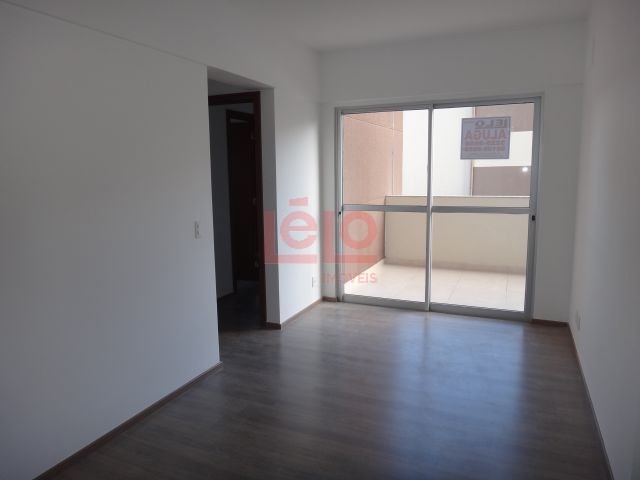 Apartamento para locacao no Vila Bosque em Maringa com 100,66m² por R$ 2.000,00