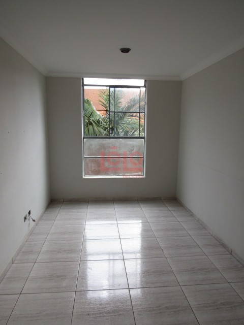 Apartamento para locacao no Zona 07 em Maringa com 80,77m² por R$ 1.200,00
