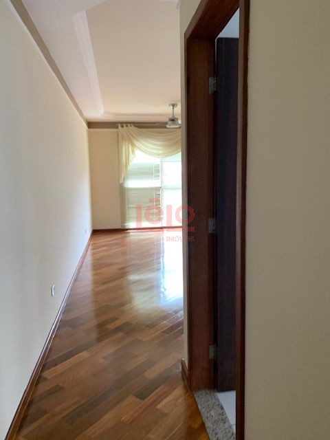 Apartamento para locacao no Zona 07 em Maringa com 130,31m² por R$ 3.000,00