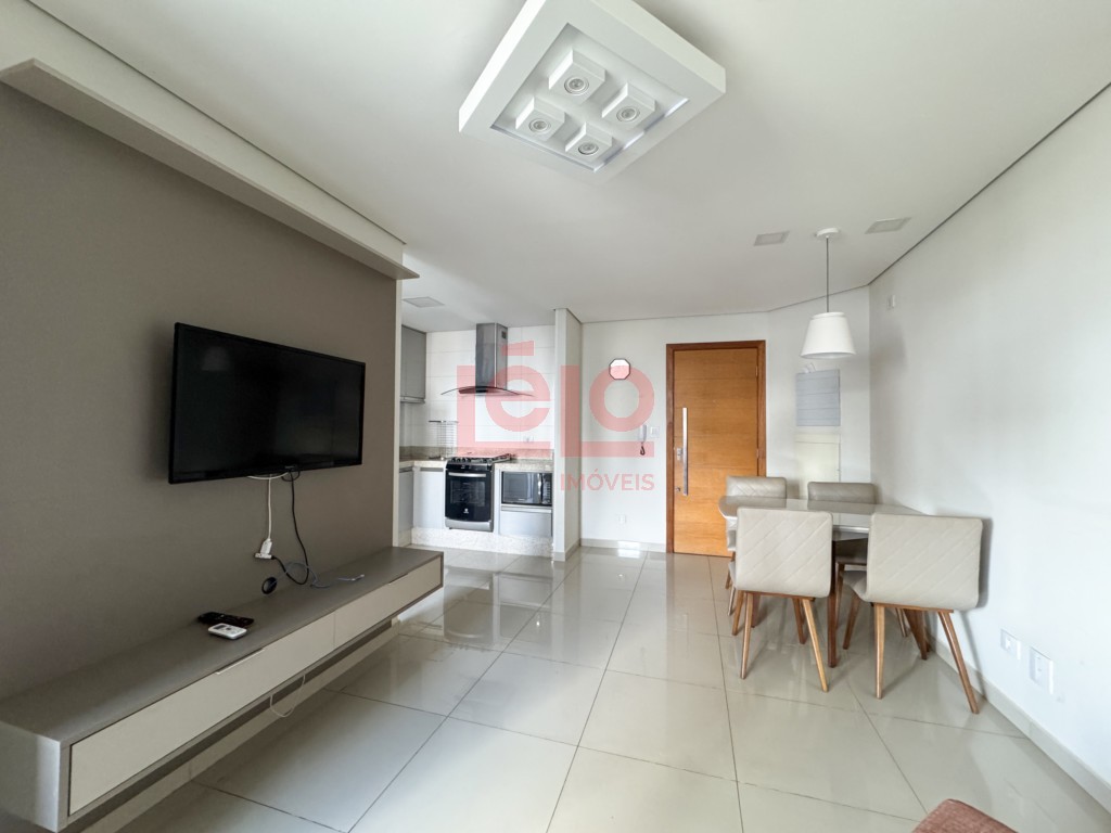 Apartamento para locacao no Novo Centro em Maringa com 147,81m² por R$ 3.500,00