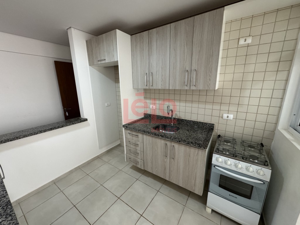 Apartamento para locacao no Zona 07 em Maringa com 121,99m² por R$ 2.500,00
