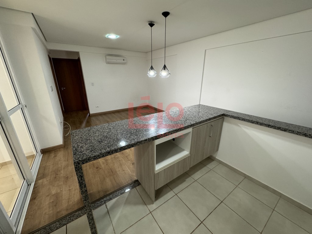 Apartamento para locacao no Zona 07 em Maringa com 121,99m² por R$ 2.500,00