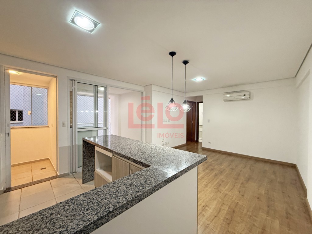 Apartamento para locacao no Zona 07 em Maringa com 121,99m² por R$ 2.200,00