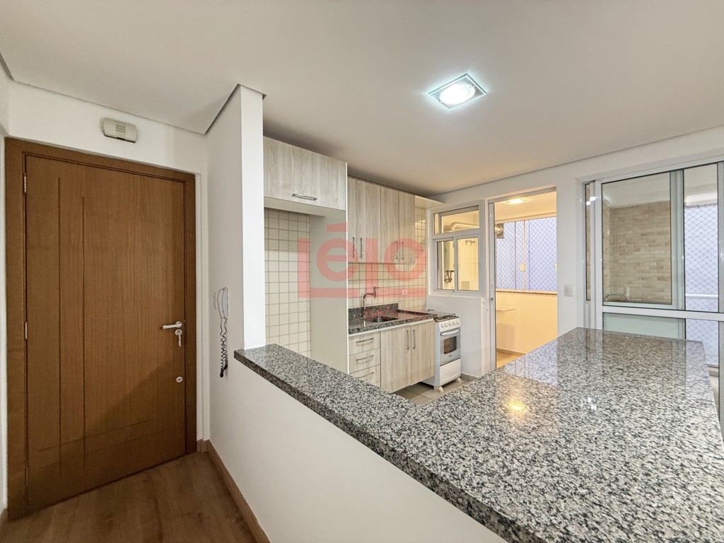 Apartamento para locacao no Zona 07 em Maringa com 121,99m² por R$ 2.200,00