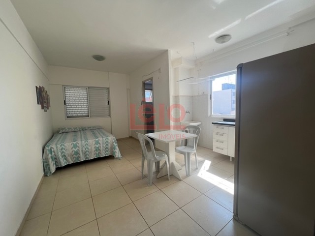 Apartamento para locacao no Zona 07 em Maringa com 65m² por R$ 1.200,00