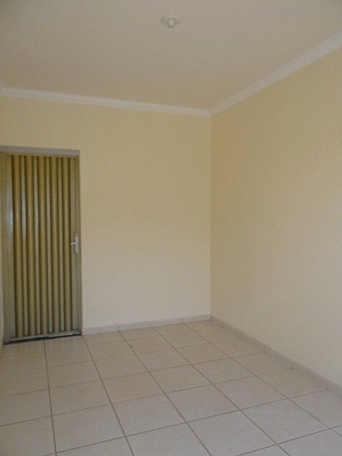 Casa Residencial para venda e locacao no Jardim Imperial II em Maringa com 102,47m² por R$ 440.000,00 (venda) ou R$ 2.200,00 (locação)