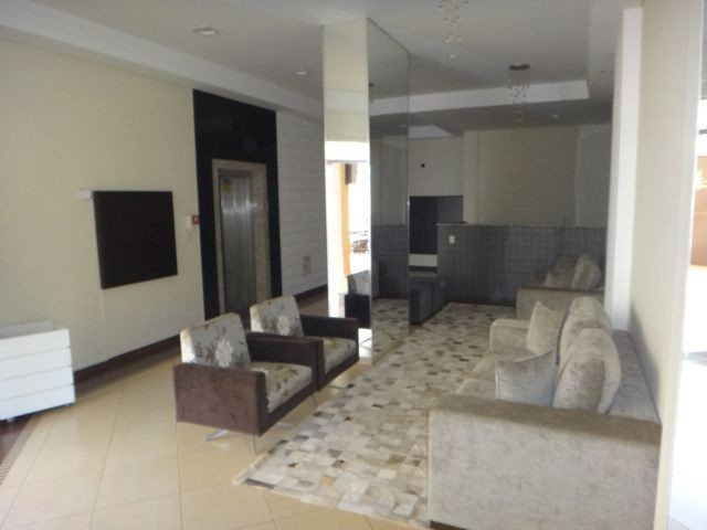 Apartamento para locacao no Zona 03 em Maringa com 122,98m² por R$ 2.300,00